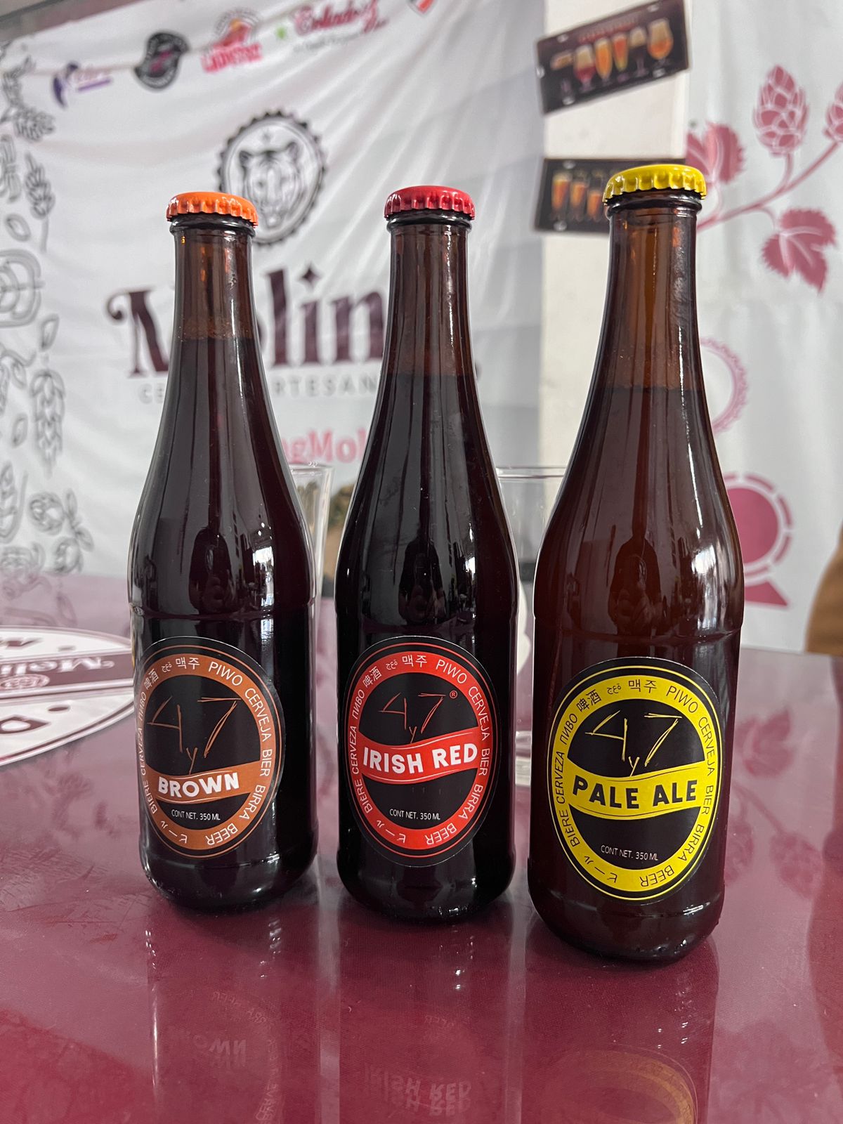 Mesa con cervezas 4y7